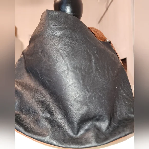 Preowned Rosetti‎ black and tan crossbody - Picture 2 of 8